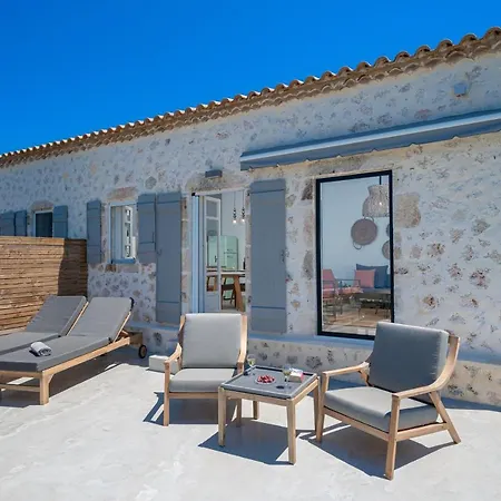 Blue Horizon Villa Tzamarelata