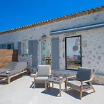 Blue Horizon Villa Tzamarelata